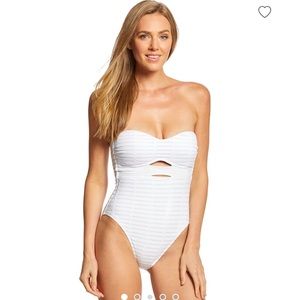 Kenneth Cole
Off The Grid Bandeau One Piece Swimsuit